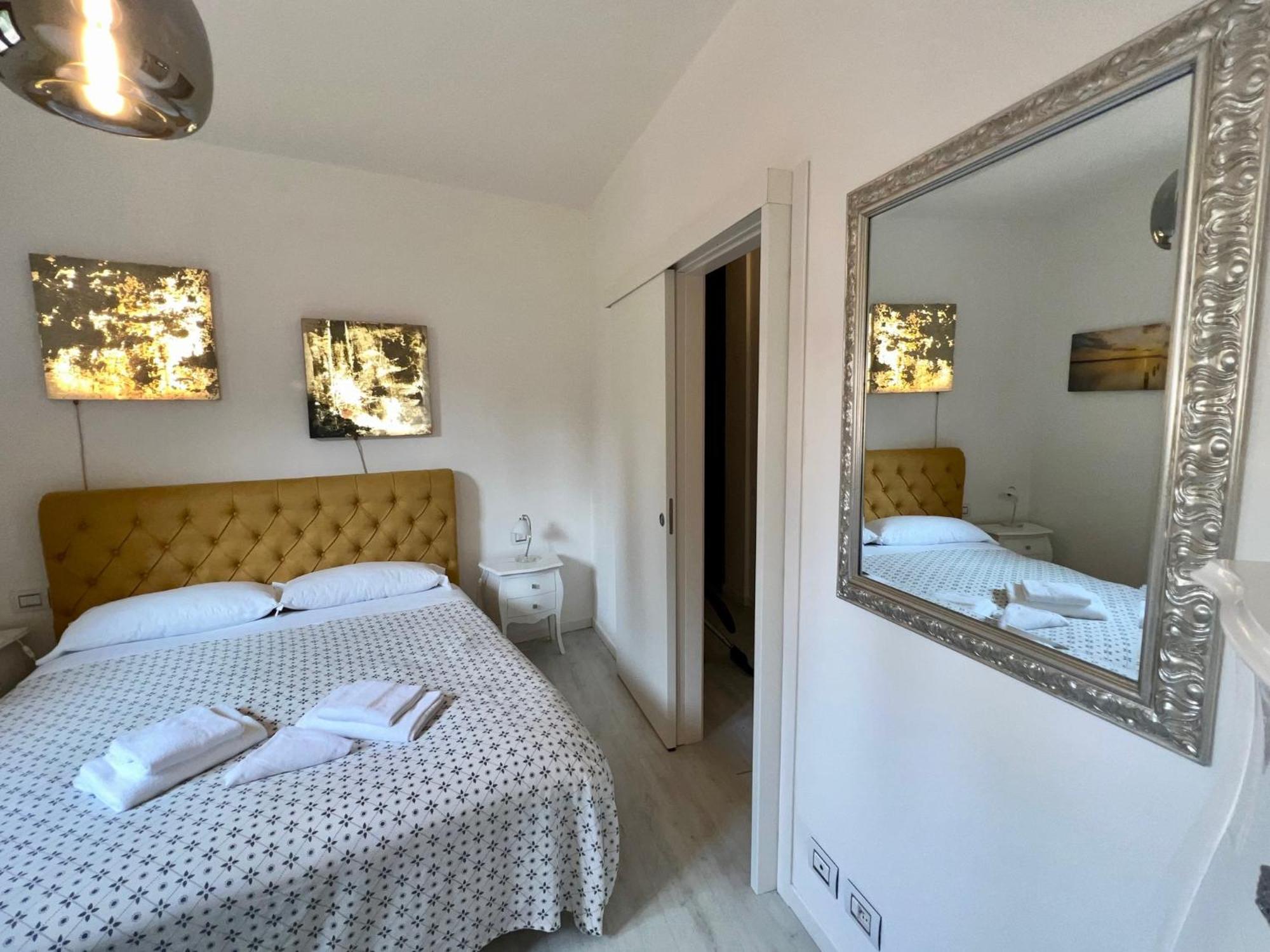 Appartamento Al Castello Padenghe sul Garda Buitenkant foto